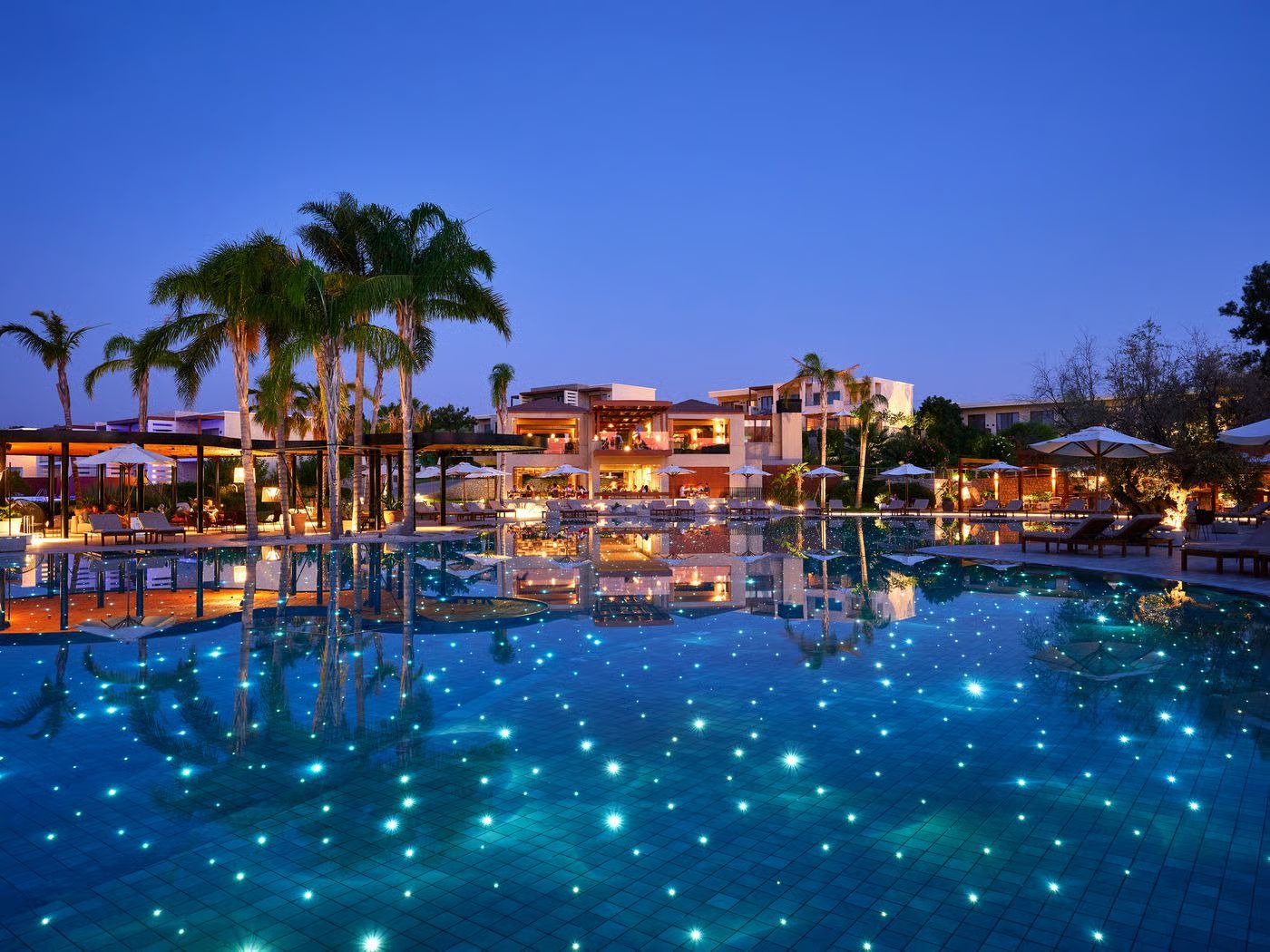 Proyecto de fibra óptica para piscina Aqua Colors, imagen 1